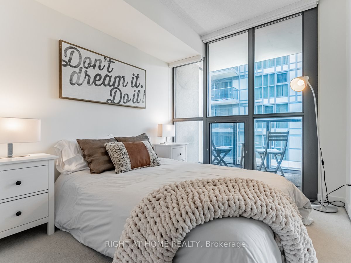 110 E Charles St 1508