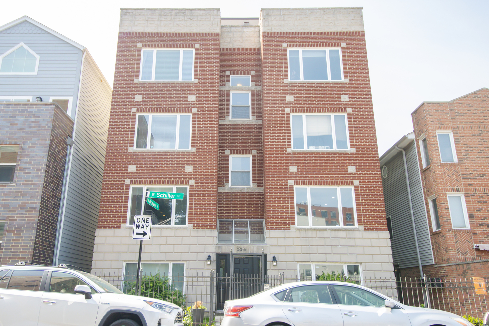 Spacious and beautifully appointed three bedroom, three bath duplex down located on picturesque tree lined street in the heart of Old Town. This stunning home offers 10 foot-ceilings, hardwood floors and a chef's kitchen with quartz countertops and stainless steel appliances. The large primary suite includes a private balcony, a marble tile walk in shower and heated flooring for a luxurious touch. In unit washer/dryer and 1 parking space included. Conveniently located in Old Town close to the brown and purple line train and all the shopping, dining and night life.   Call for your appointment today.