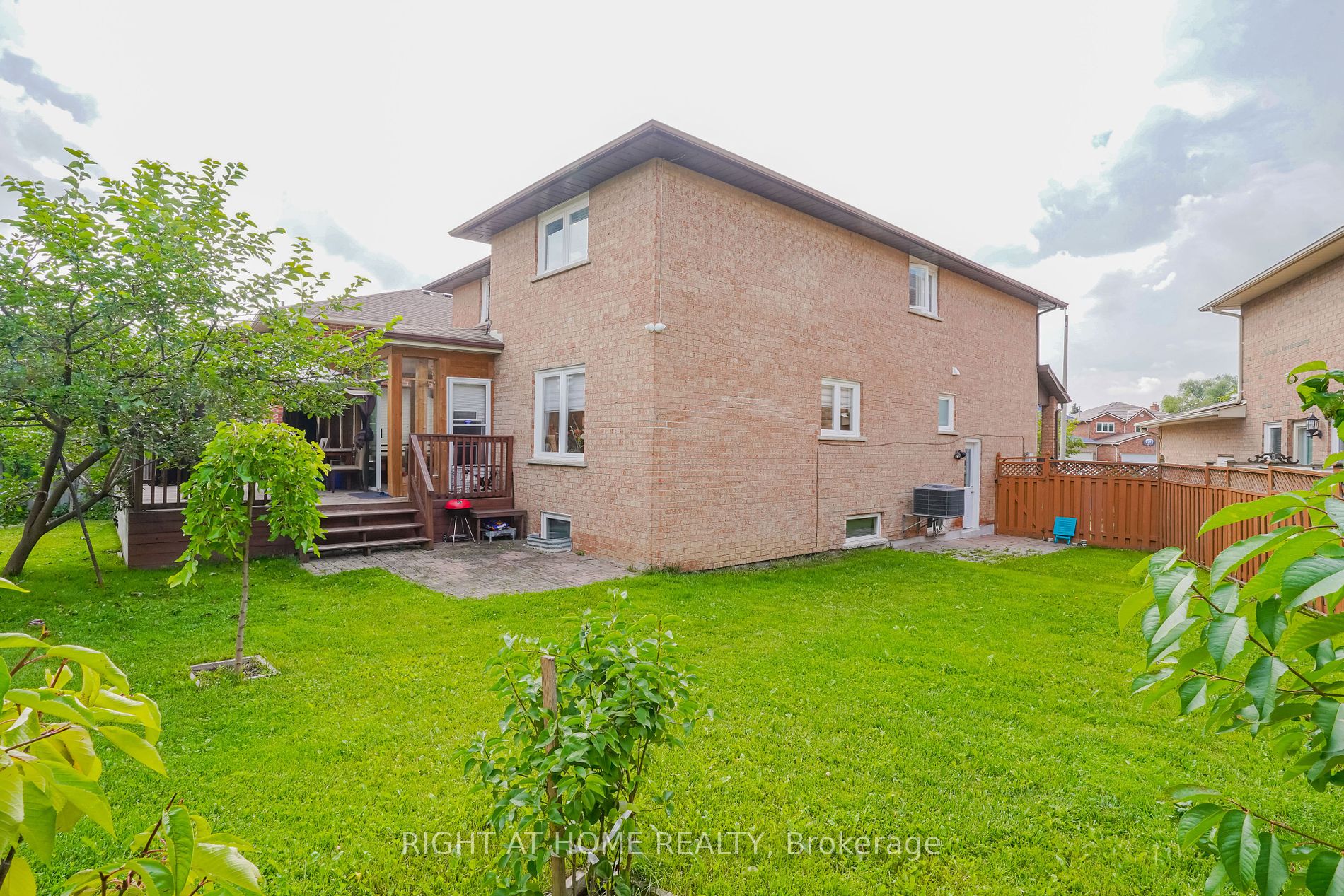 73 Dunbarton Crt