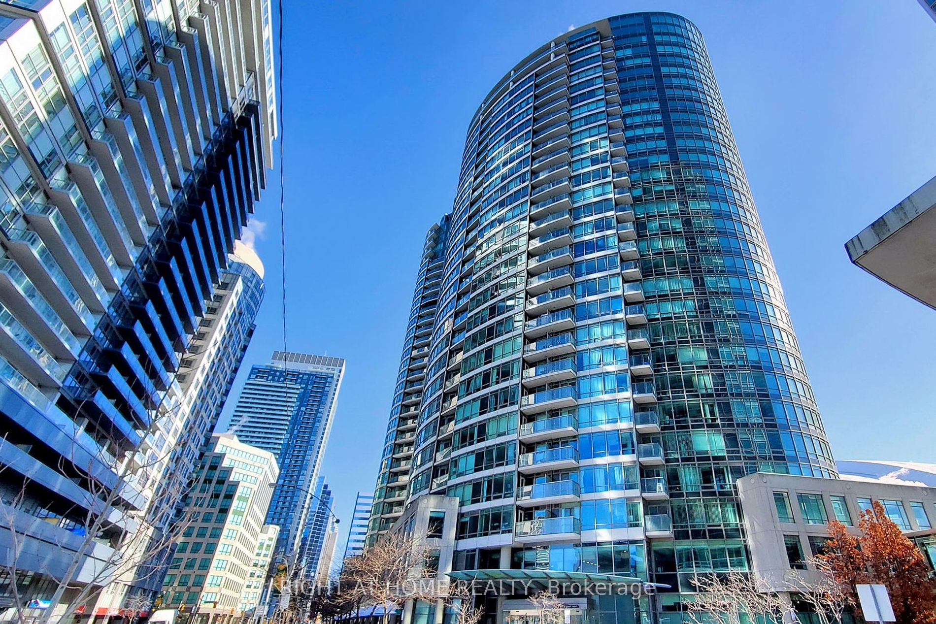 373 W Front St 2808