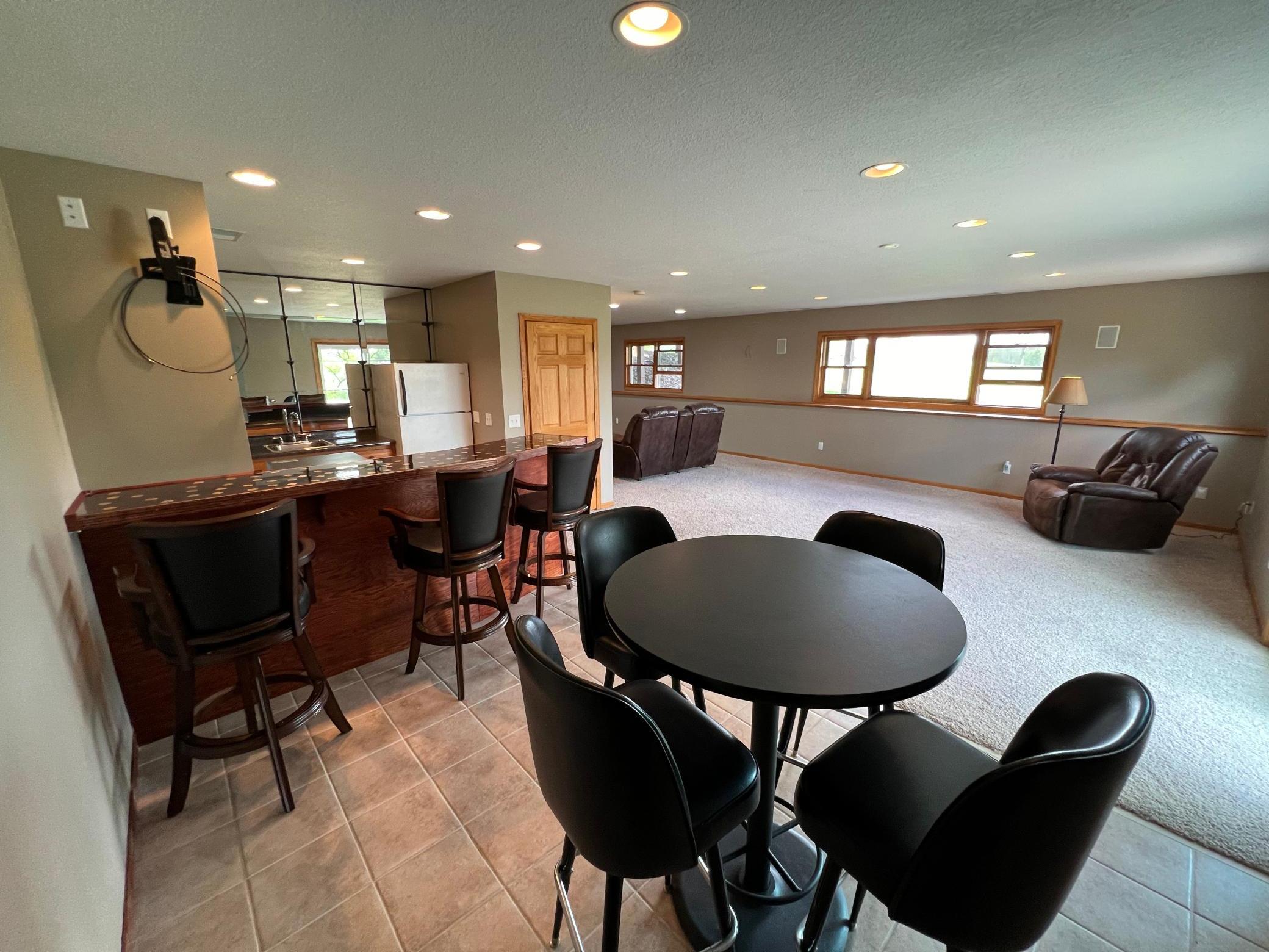 21060 Sunnyhill Lane