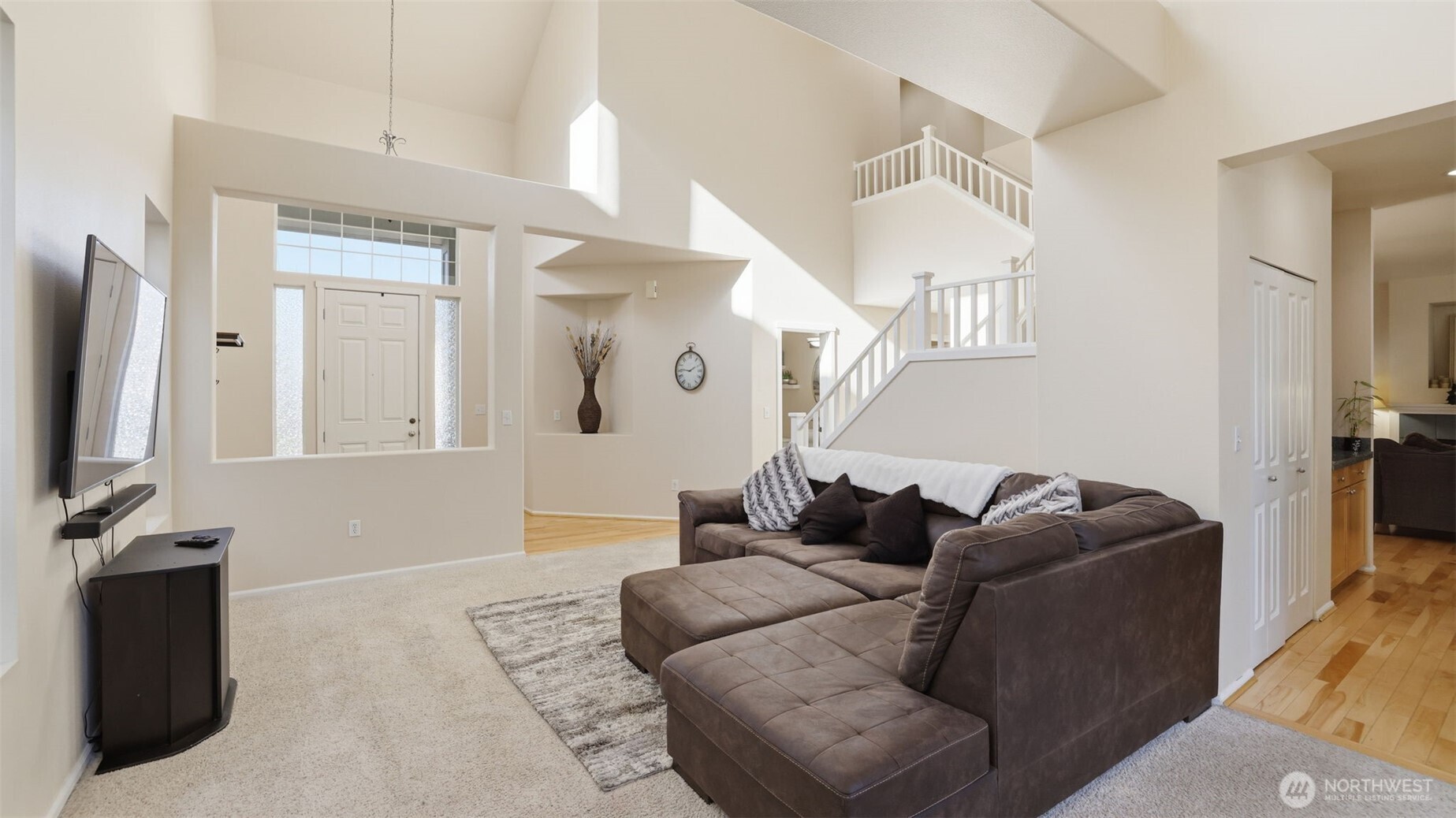 6114 Montevista Drive SE