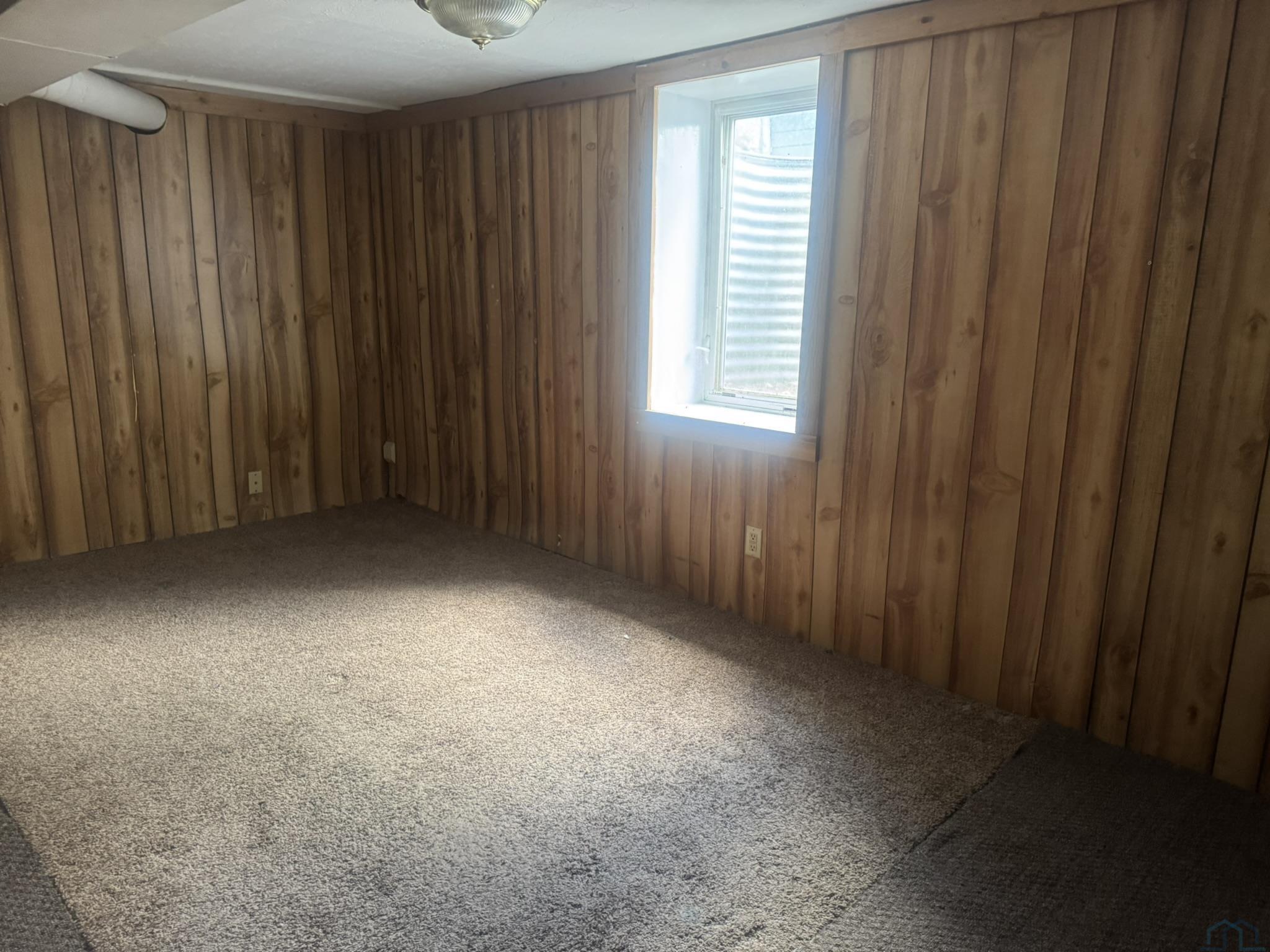 1121 River Drive