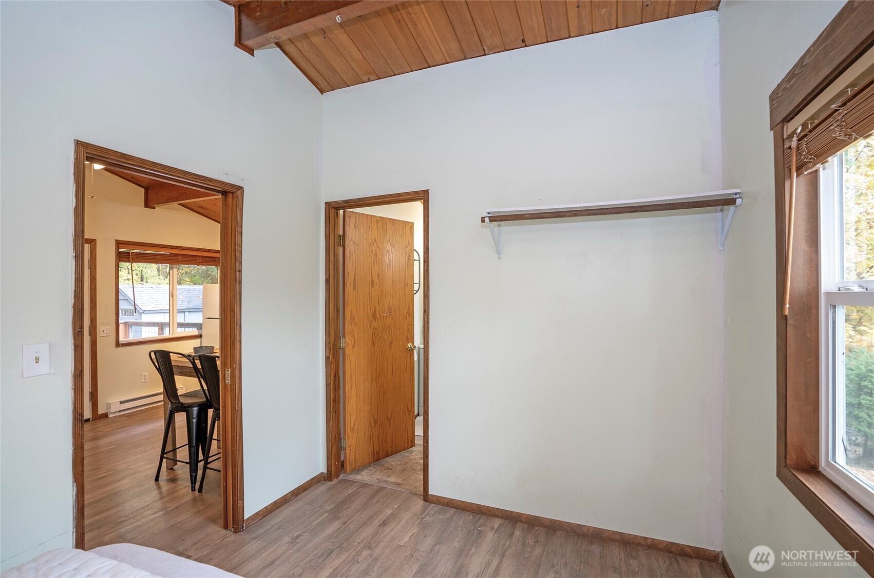 70 E Larchmont Place