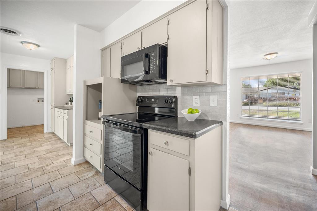 5816 Sandra Drive