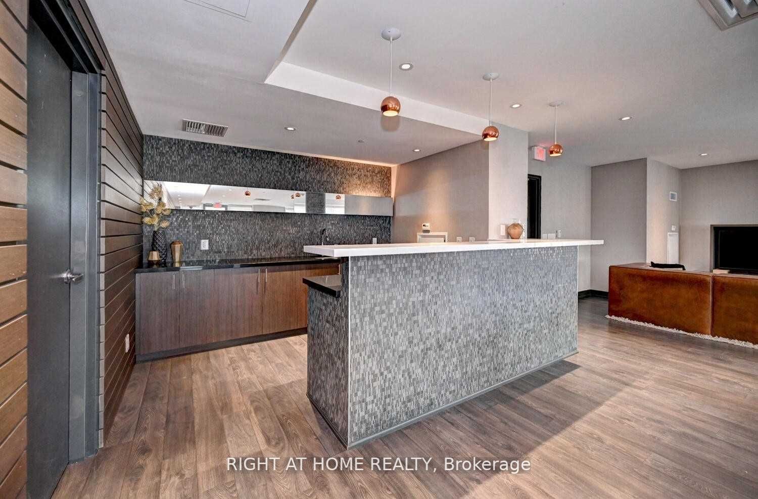 85 W Duke St 105