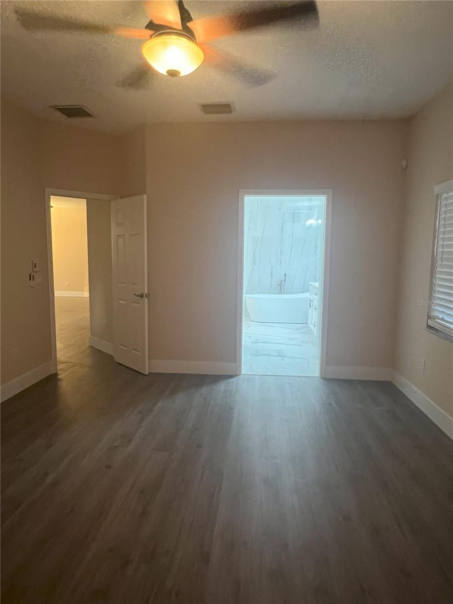 1066 Whitegate Court