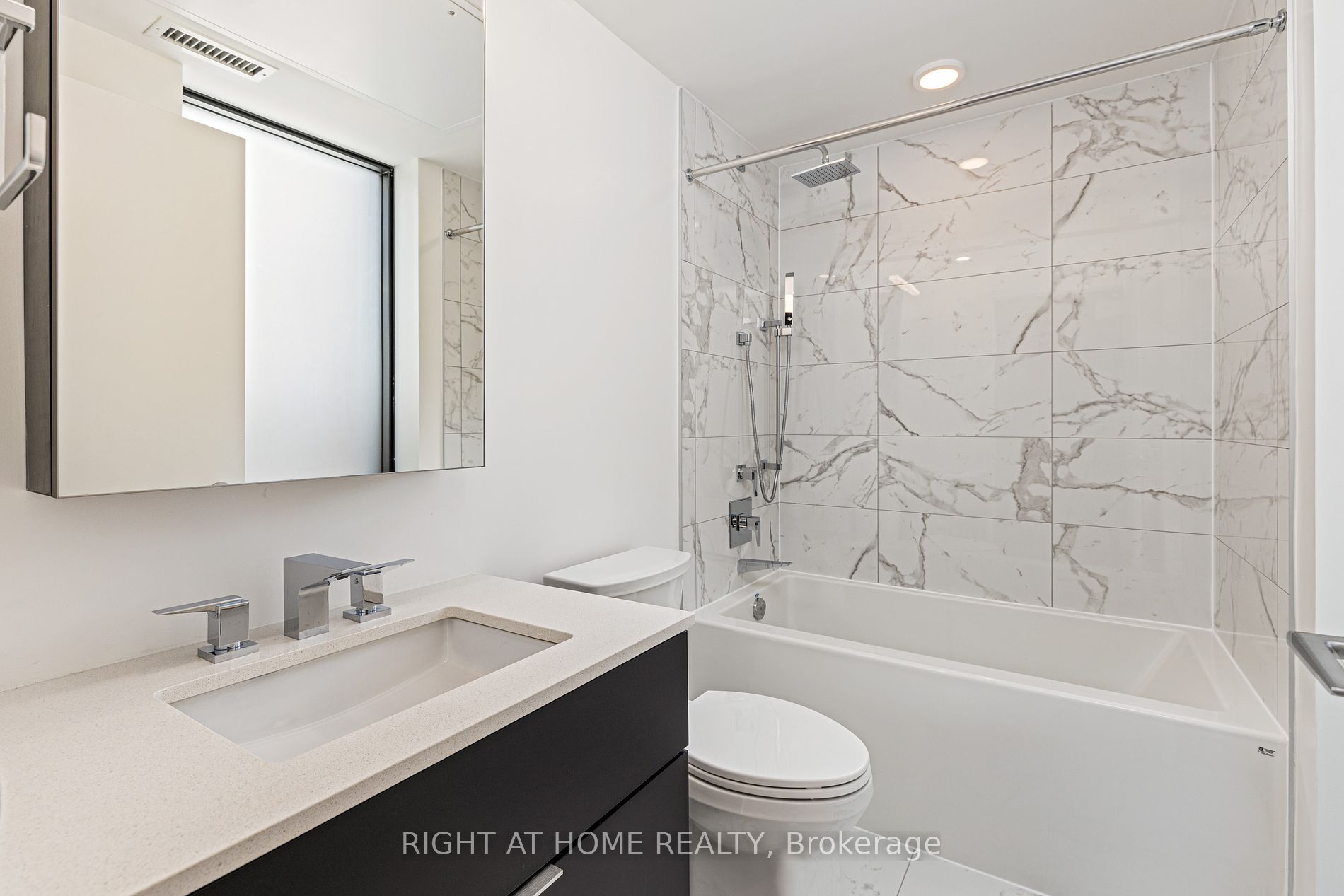 25 E Richmond St 315