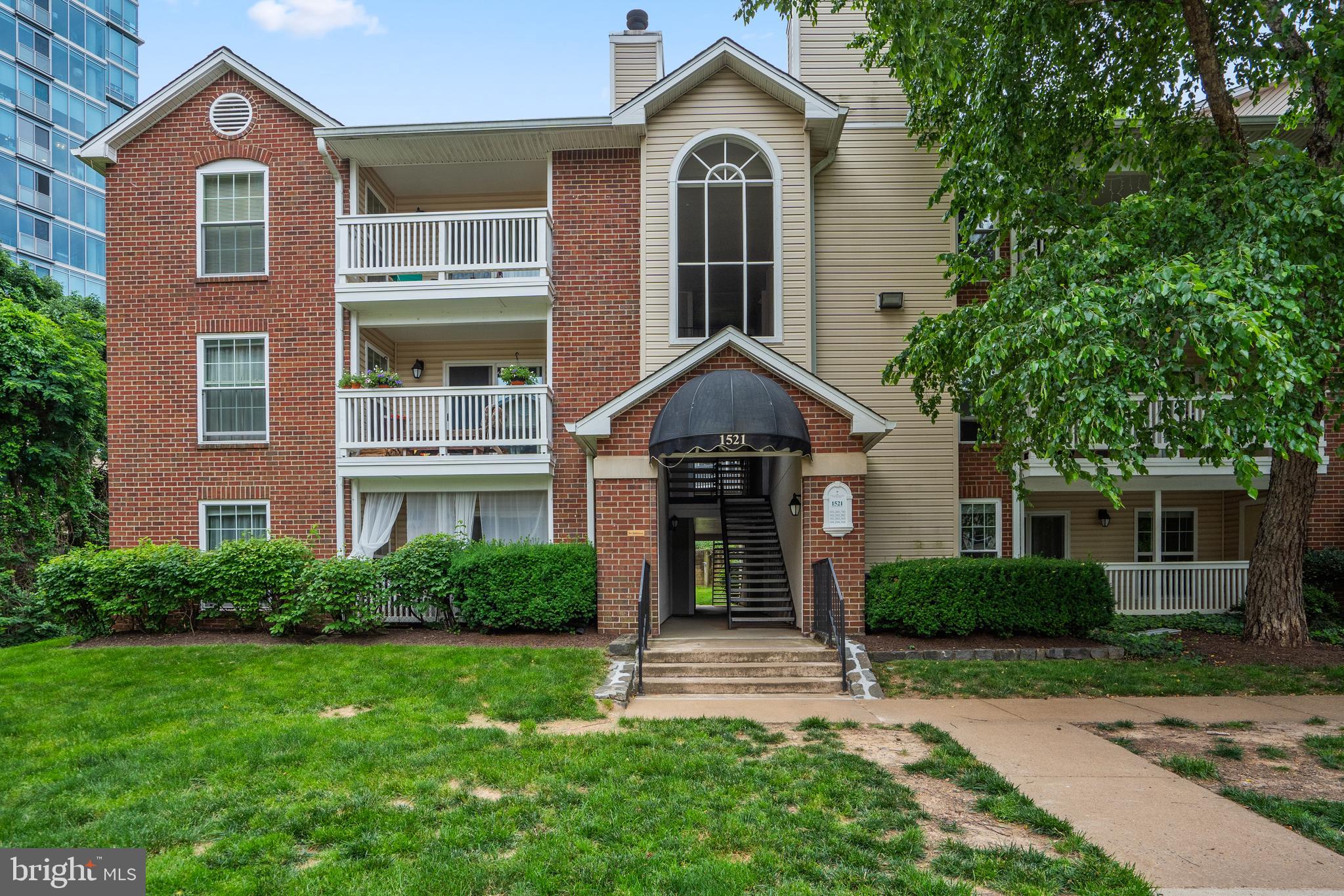 1521 Lincoln Way 104A