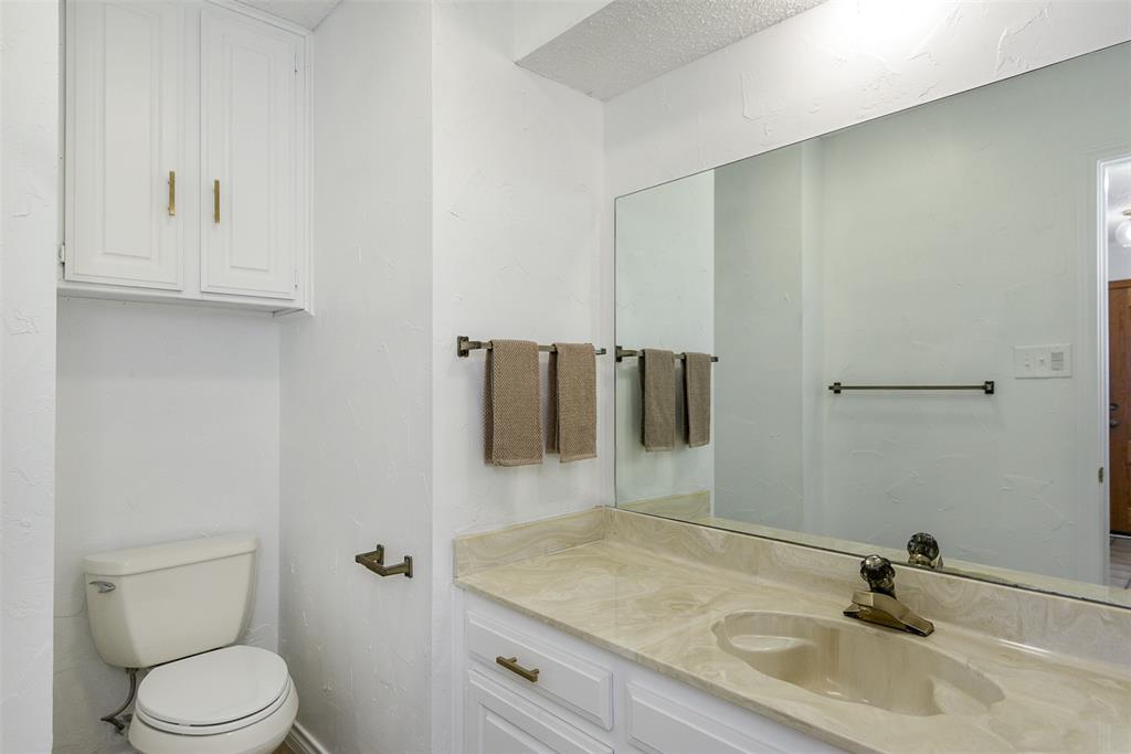 1110 Shady Oak Trail