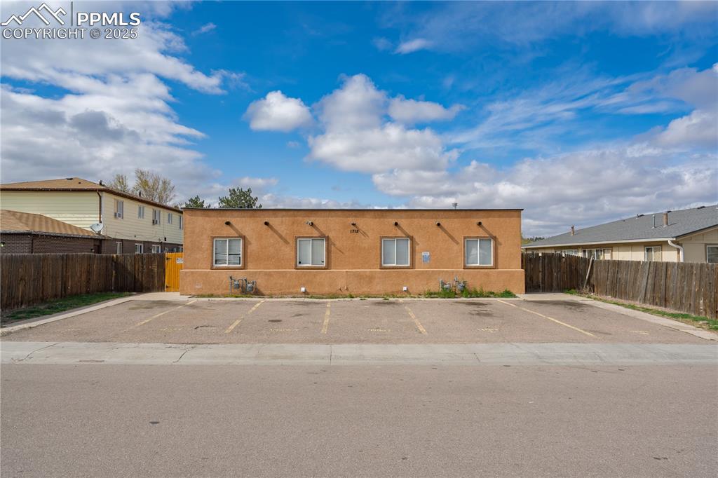 1712 S Hampton