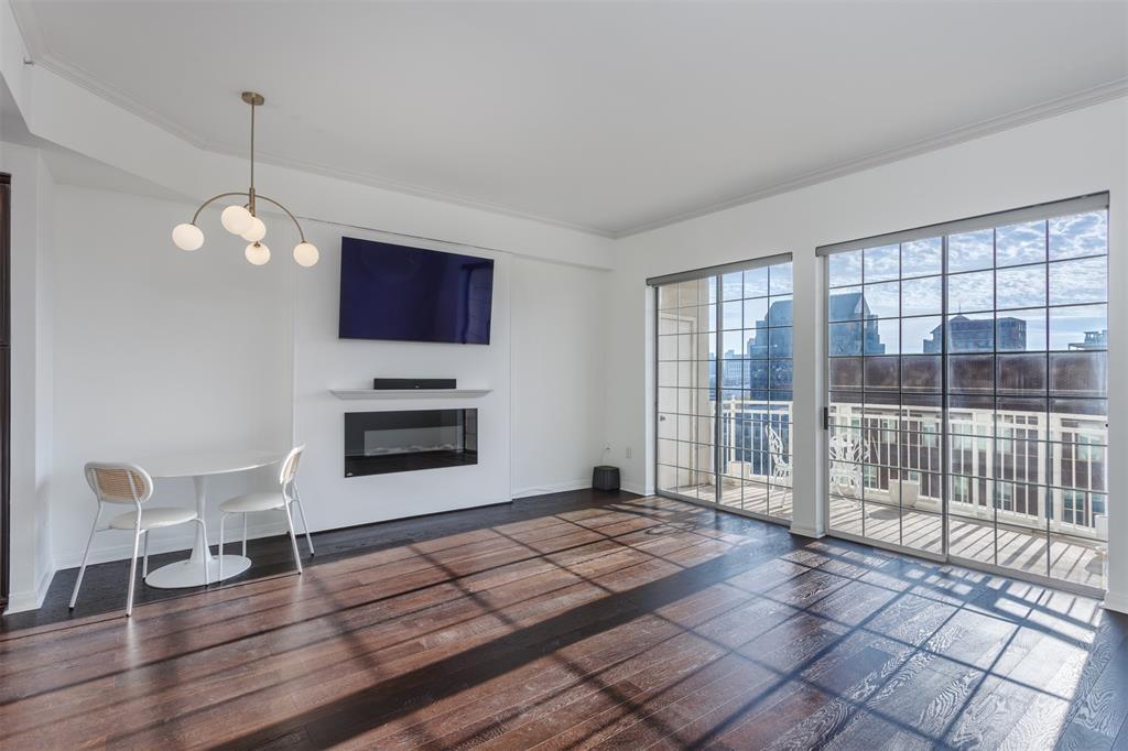 3225 Turtle Creek Boulevard 716