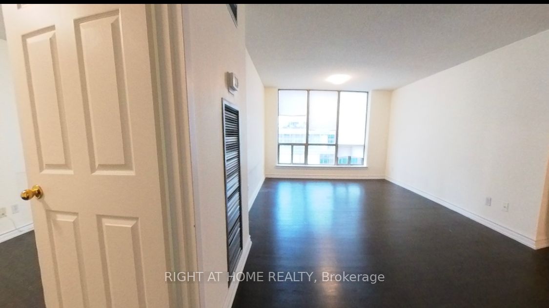 40 Scollard St 1607