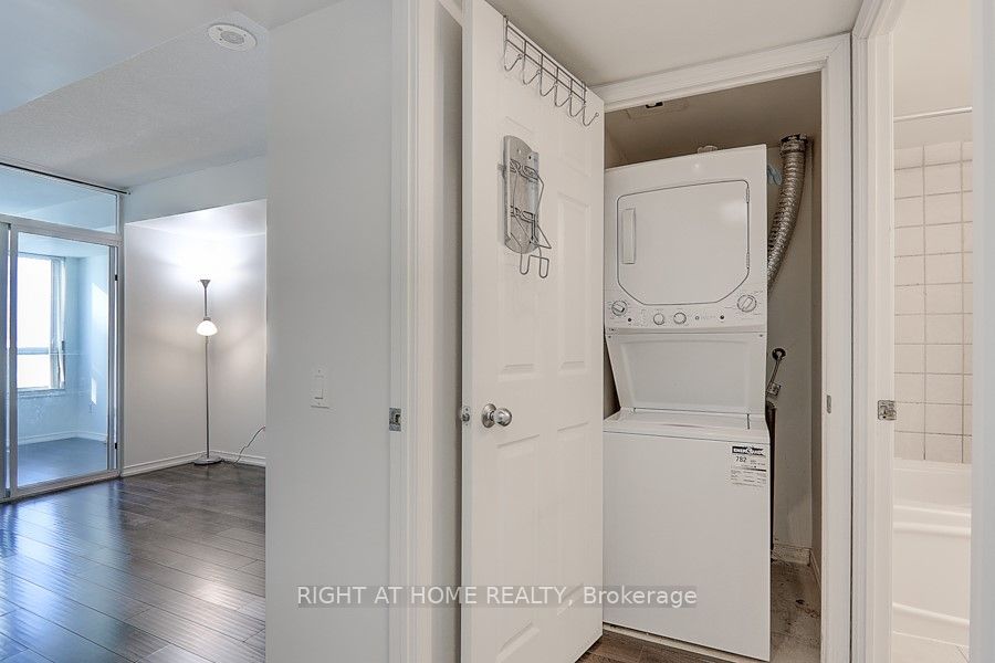 28 Harrison Garden Blvd 2110