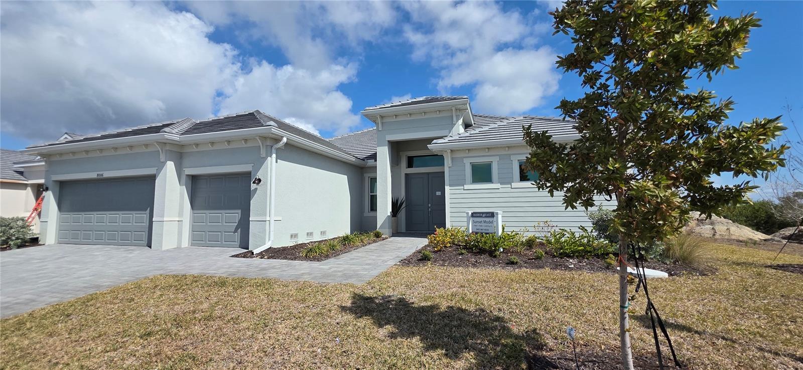 8006 Lakes Edge Lane