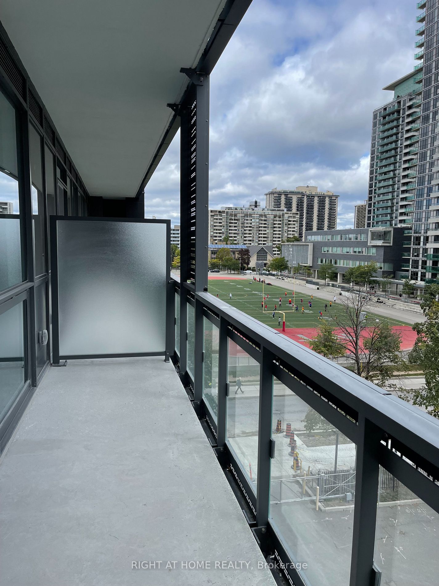 39 Roehampton Ave 314