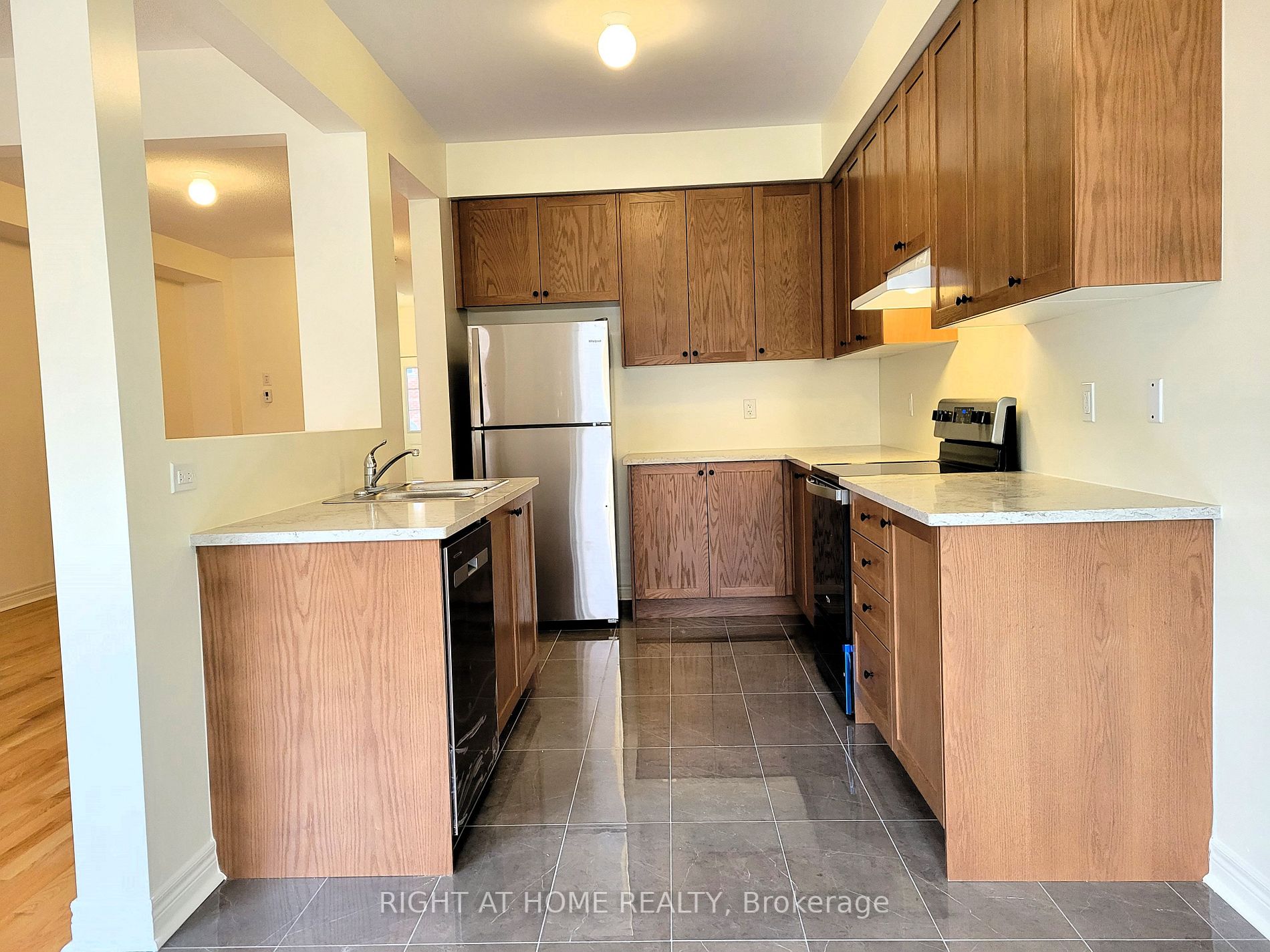 1265 Jim Brewster Circ