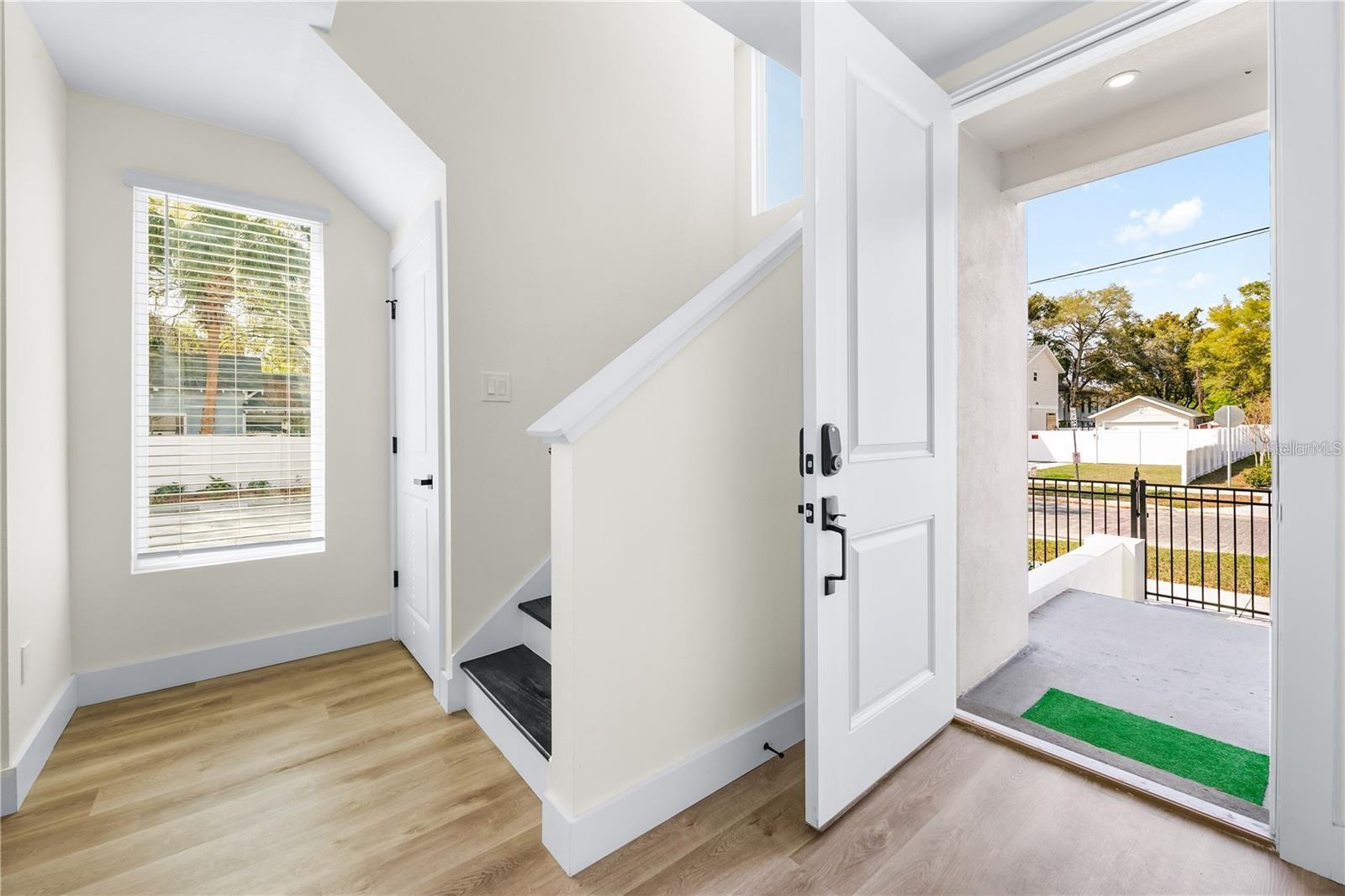 121 E Warren Avenue 1