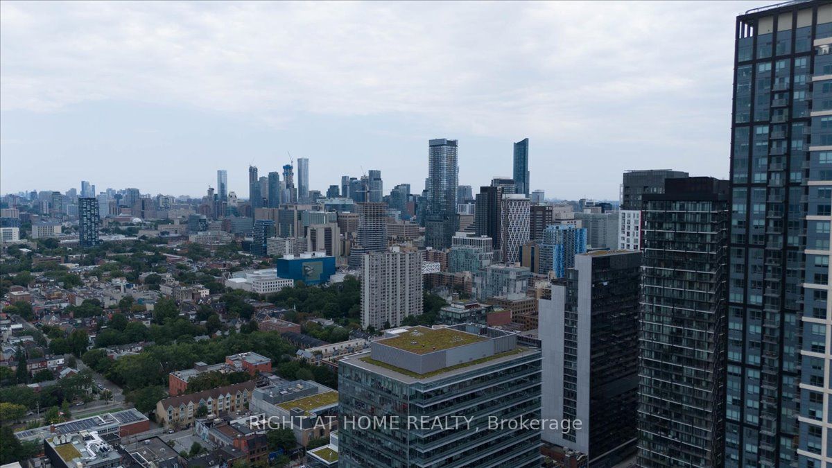 11 Charlotte St 402