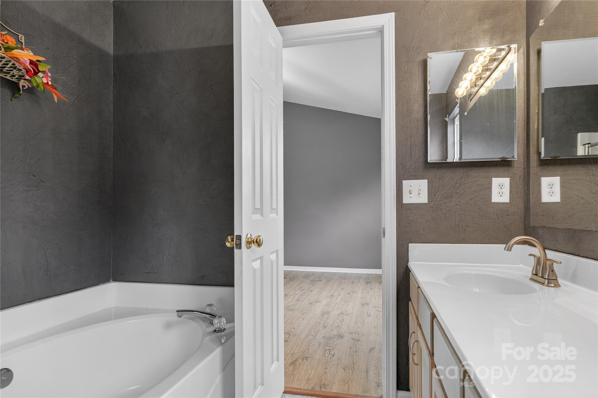 3219 Alderpoint Lane