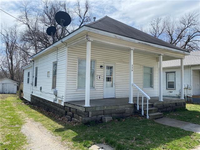 329 W Hickory Street, Nevada, MO 64772