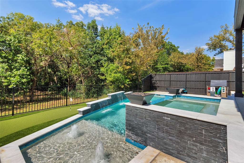 931 Waterloo Lake Drive