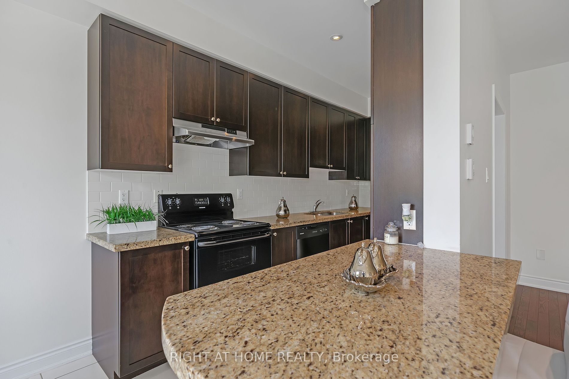 682 Wendy Culbert Cres