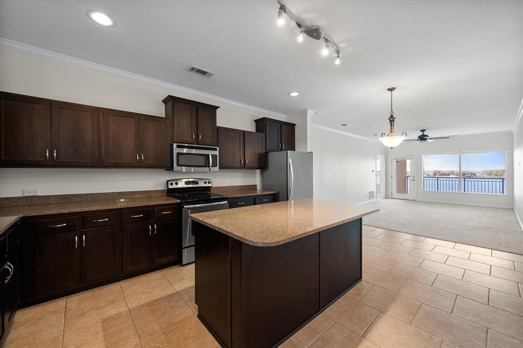 9900 Northshore Boulevard 3408