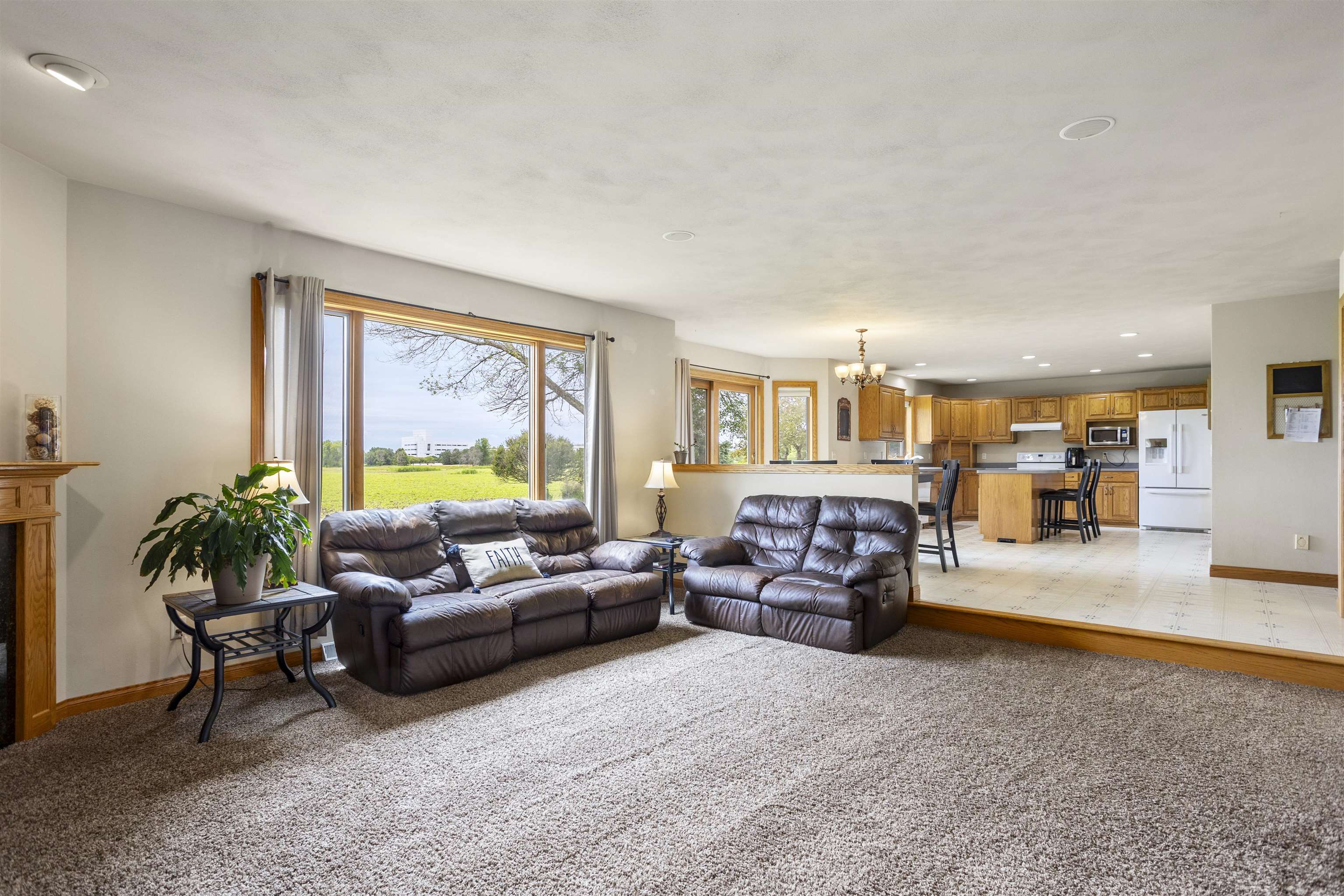 1501 E WYNDMERE Drive