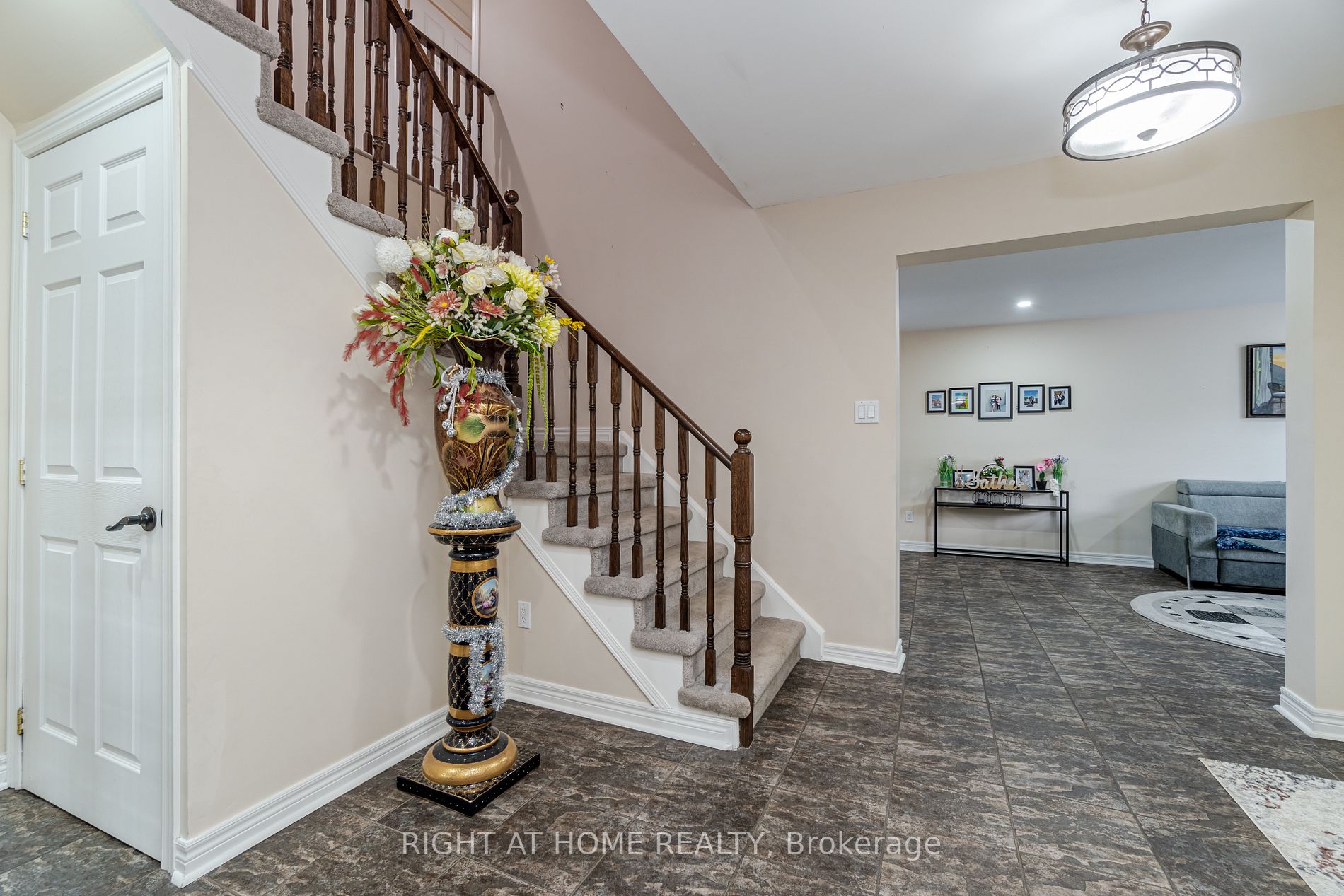 888 Kowal Dr