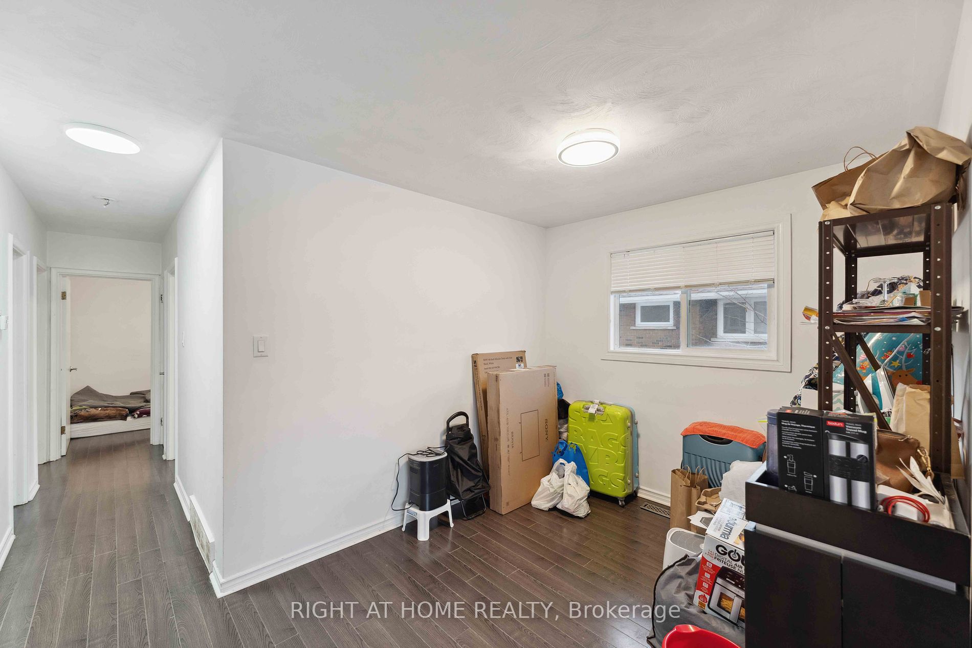 1274 E Cobden Rd