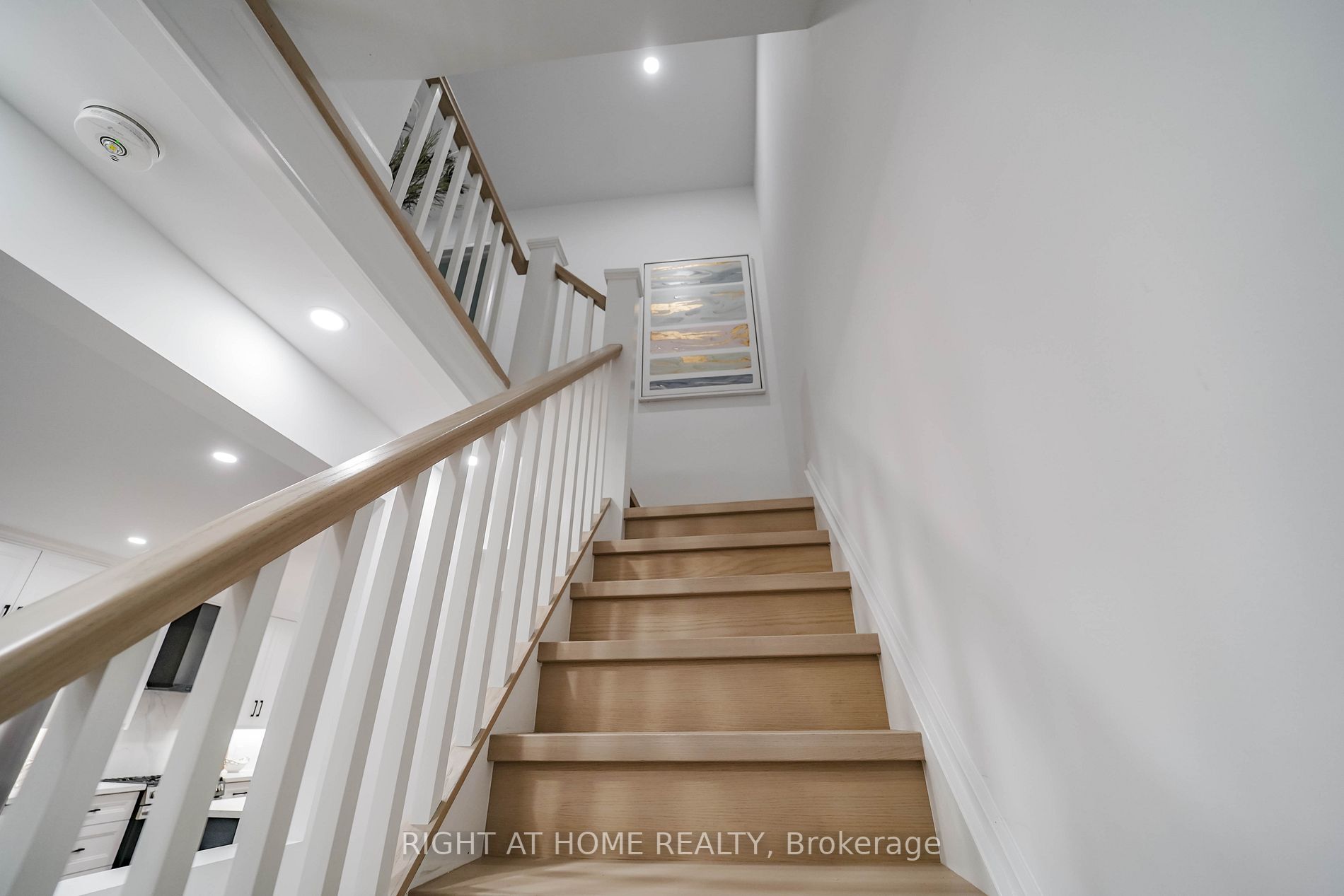 801 Coxwell Ave