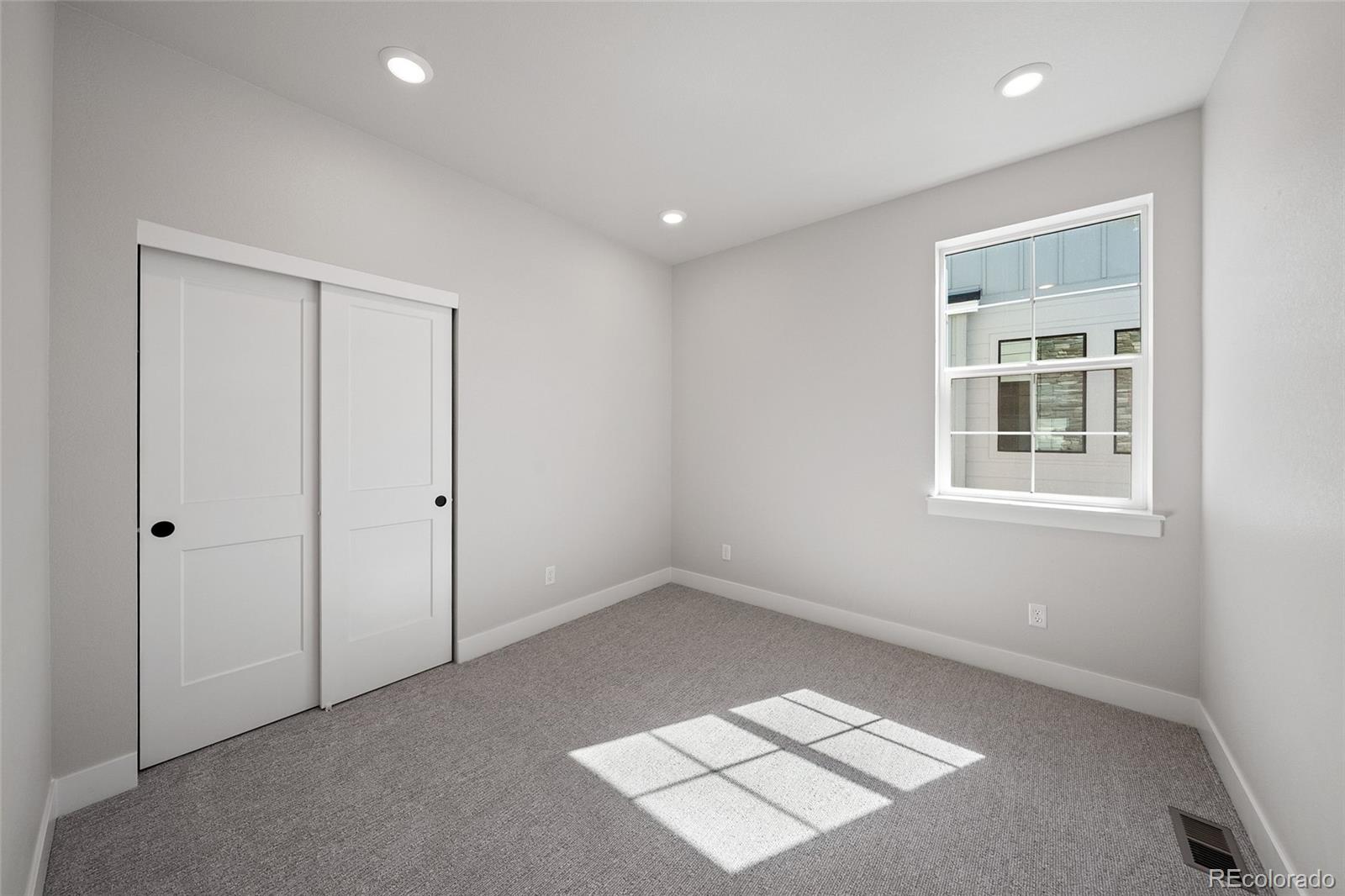 8652 Whiteclover Street