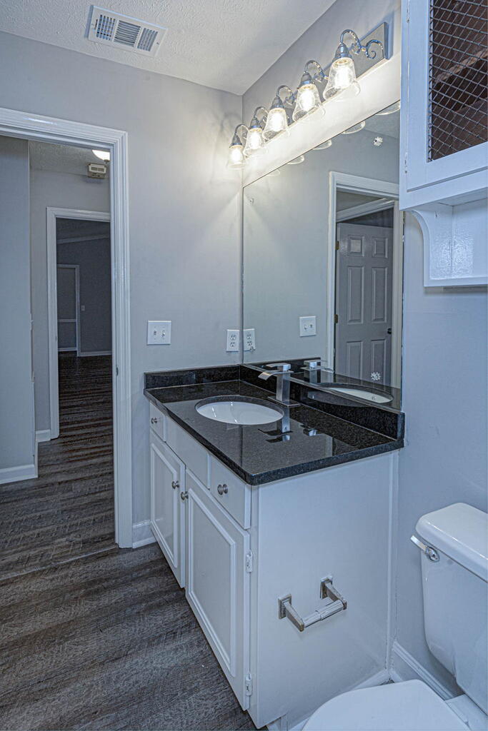 3 North Theri Ct