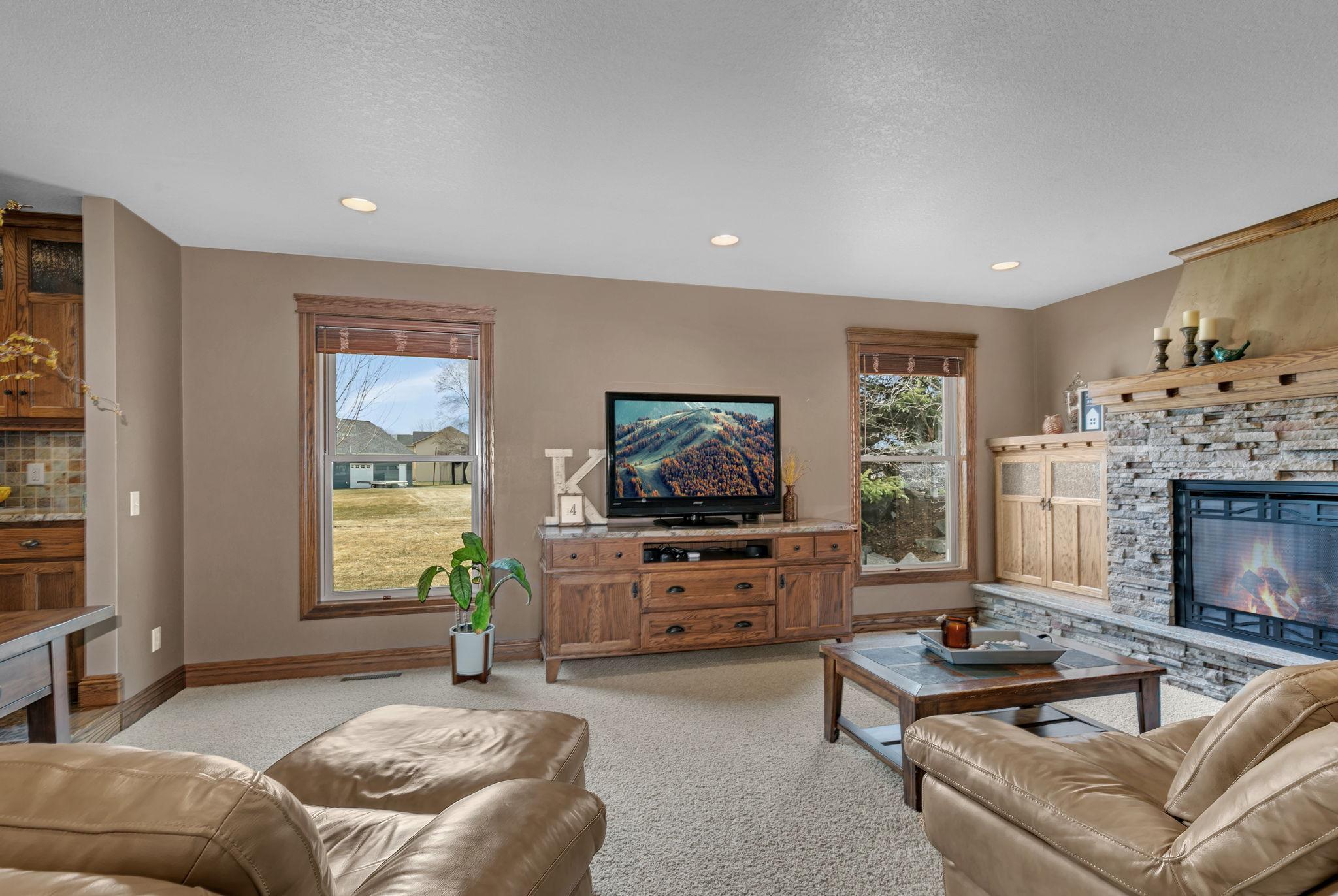 1201 Huntington Drive S