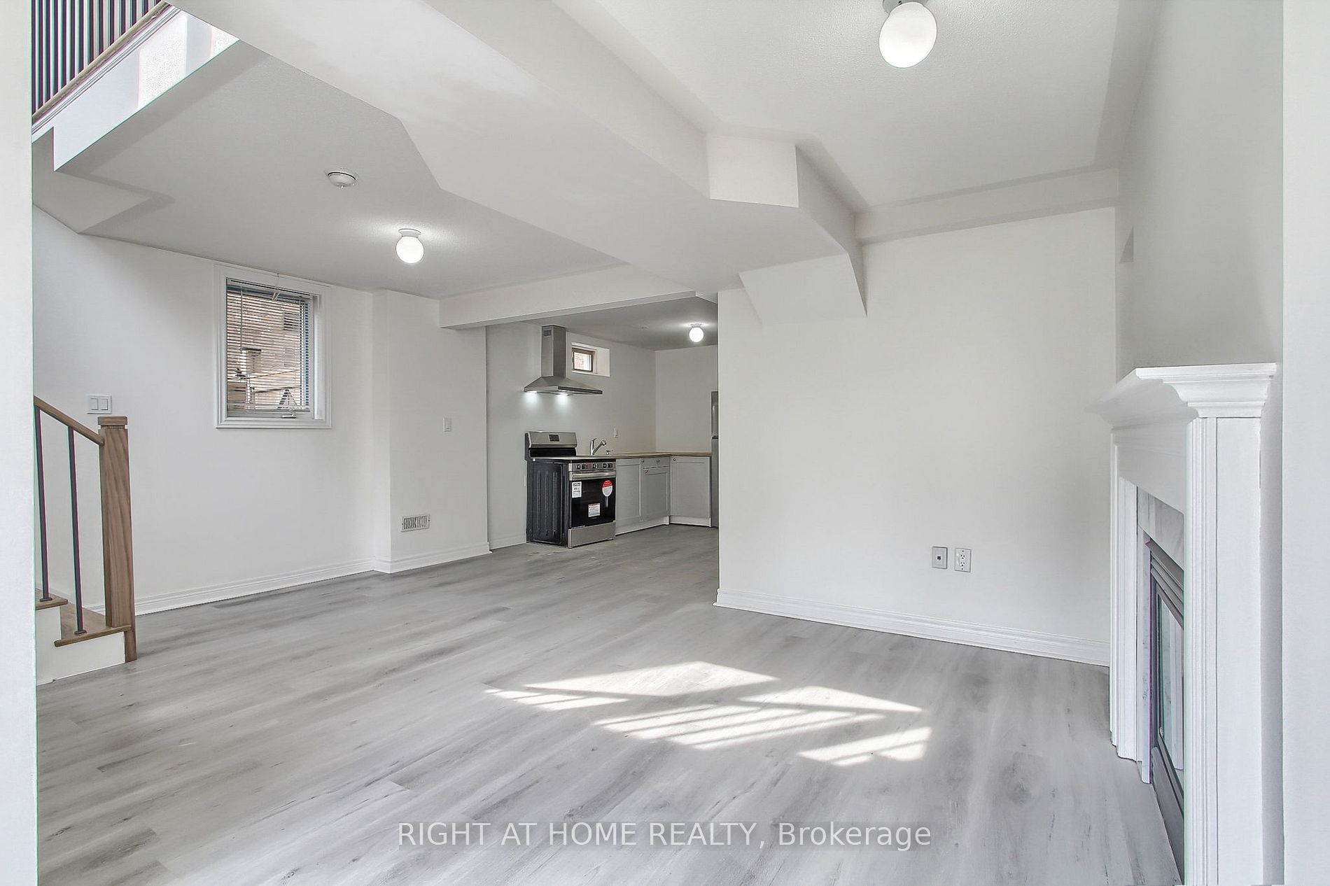 63 Paper Mills Cres