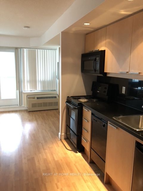 19 Avondale Ave 210