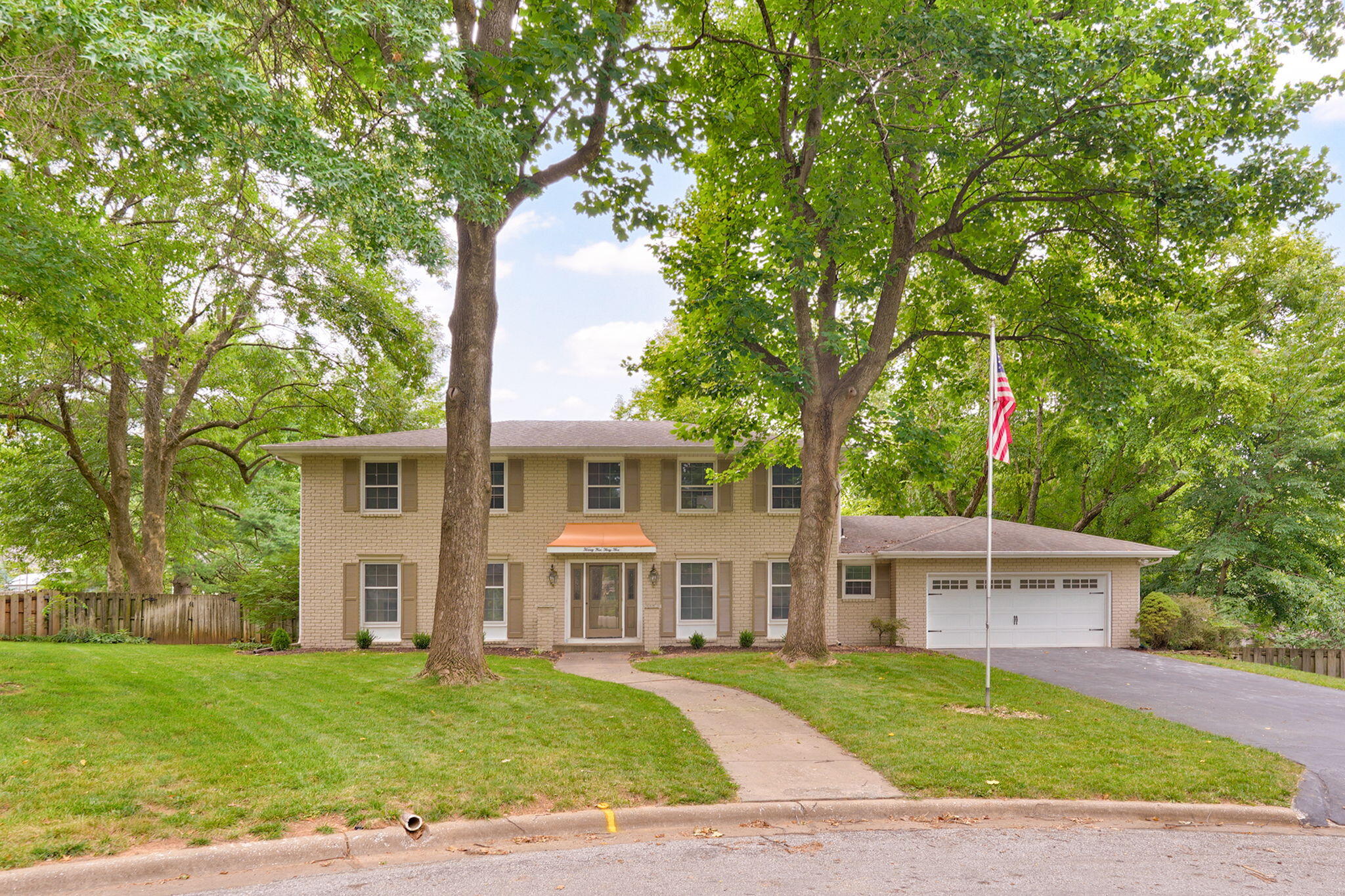 2435 E Michelle Place