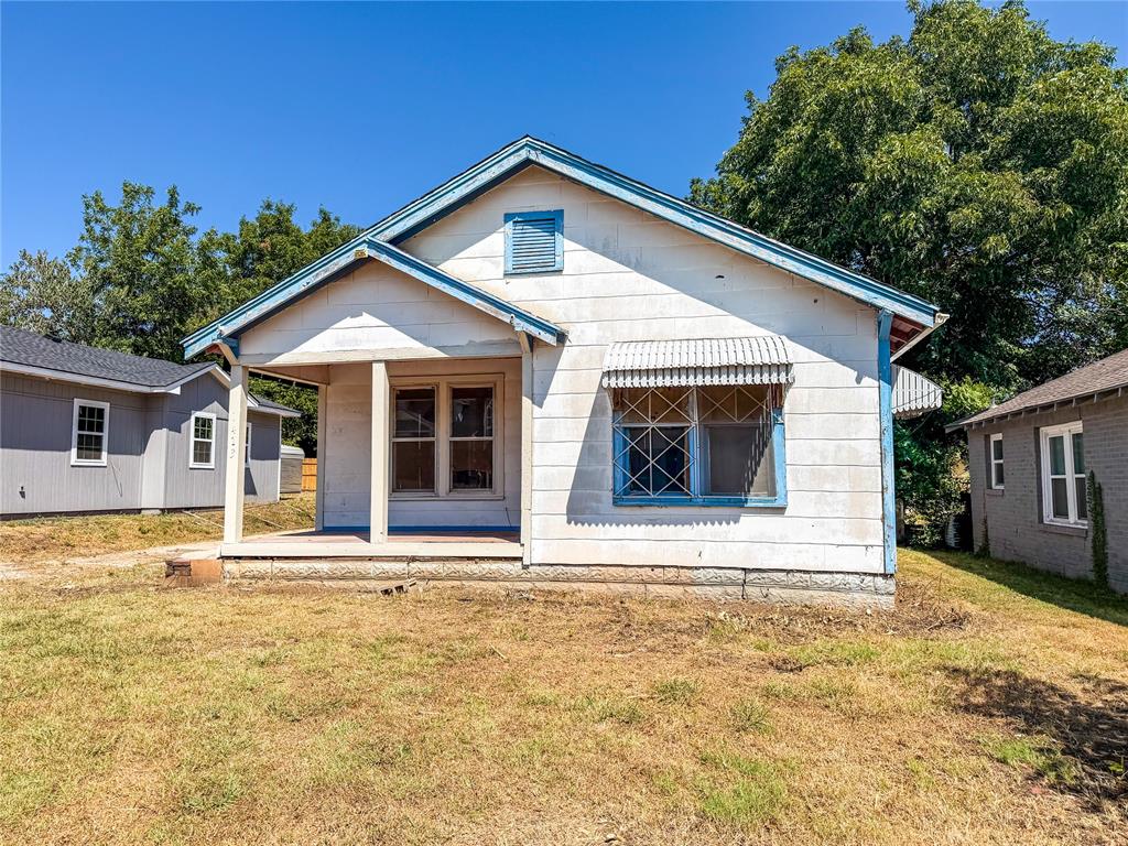 Investor Opportunity Near OU Medical Center! This 3-bedroom, 1-bath home is a blank canvas ready for your vision and next project. Located in a growing area near OU Medical Center, the property offers convenient access to medical facilities, downtown, and surrounding amenities. The neighborhood has seen significant activity with numerous homes being updated, making this an appealing opportunity for investors, renovators, or buyers looking to create a home to their own specifications. Bring your ideas and make this property your own. Property is being sold AS IS. Call quick before it's gone!  Buyer to verify schools.