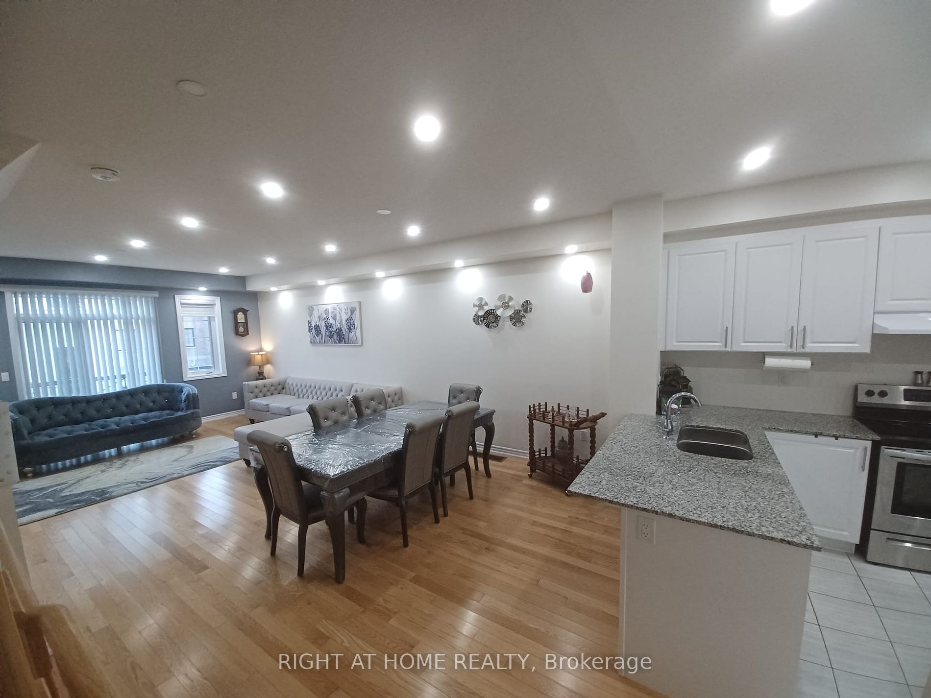 297 W Bloomington Rd