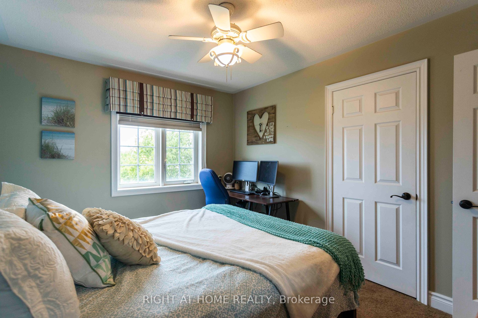 27 Lennon Crt