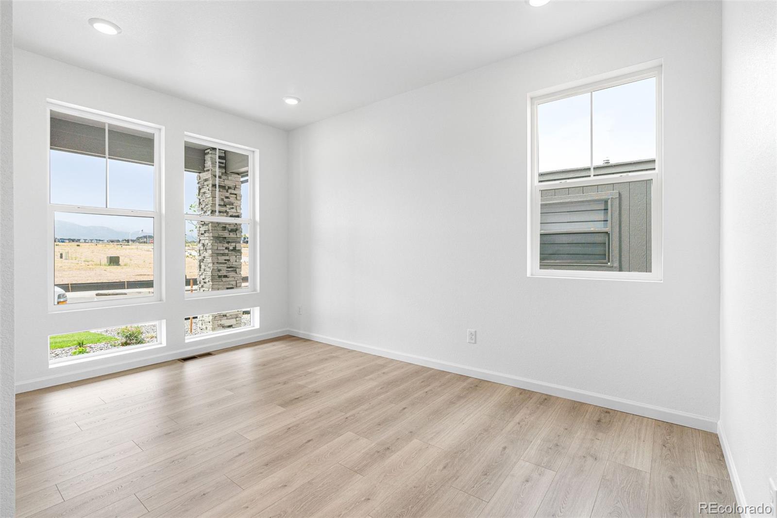 8852 Whiteclover Street