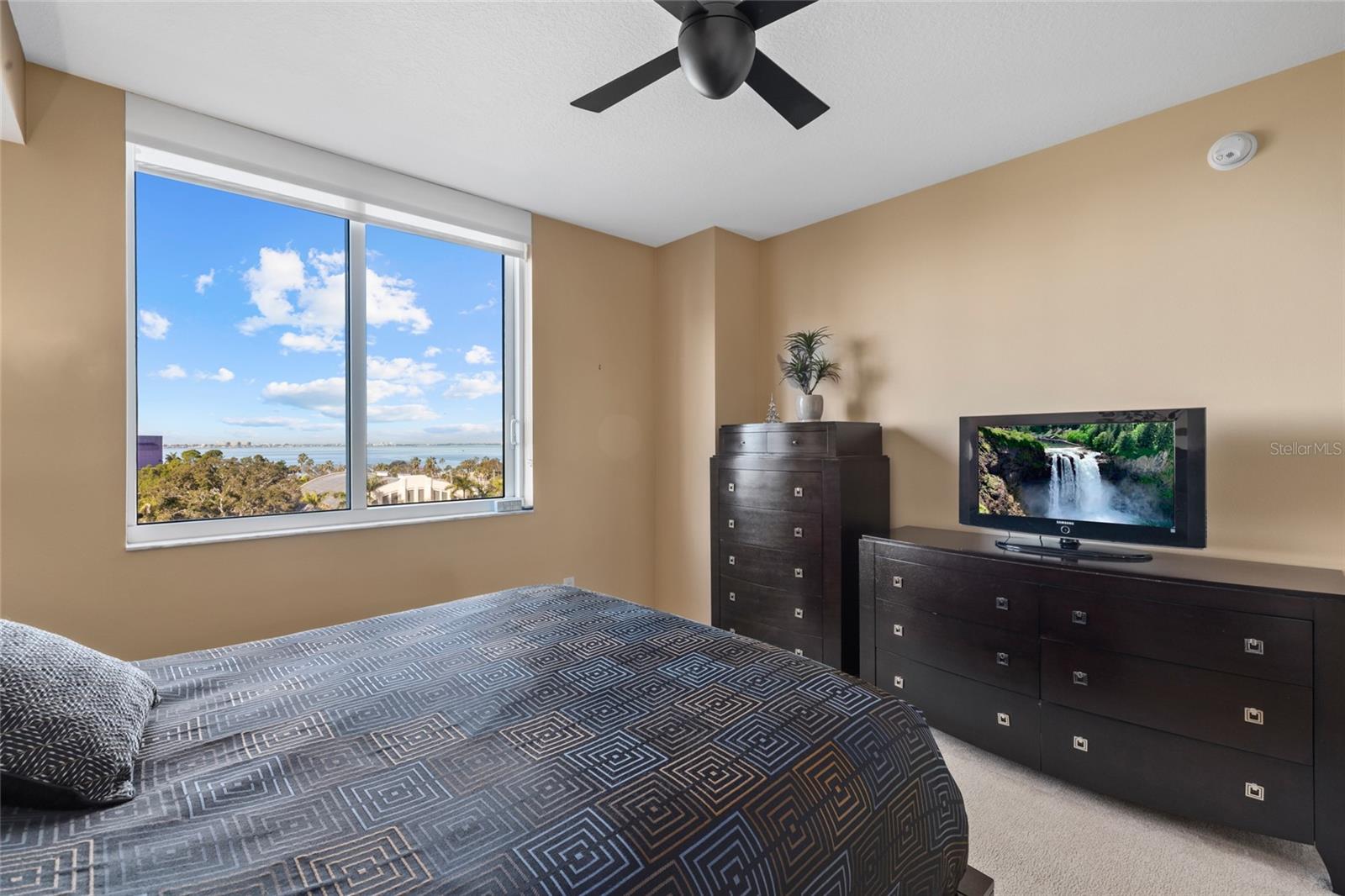800 N Tamiami Trail 611