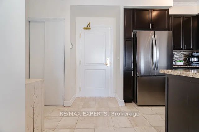 9255 Jane St 809