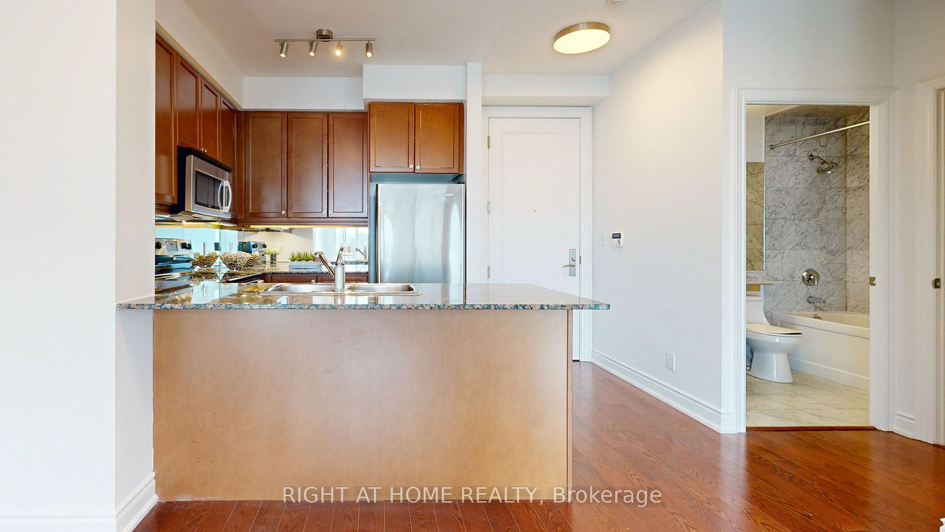 10 Bloorview Pl 1706