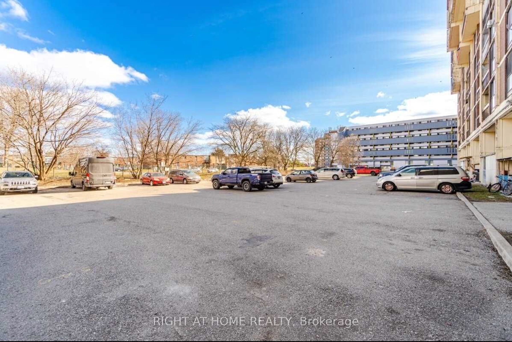 4673 Jane St 621