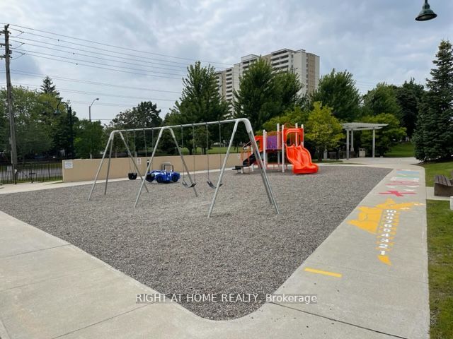 45 E Huntingdale Blvd 805