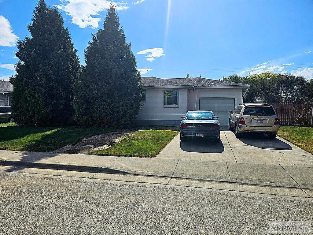 376 Edwards Avenue