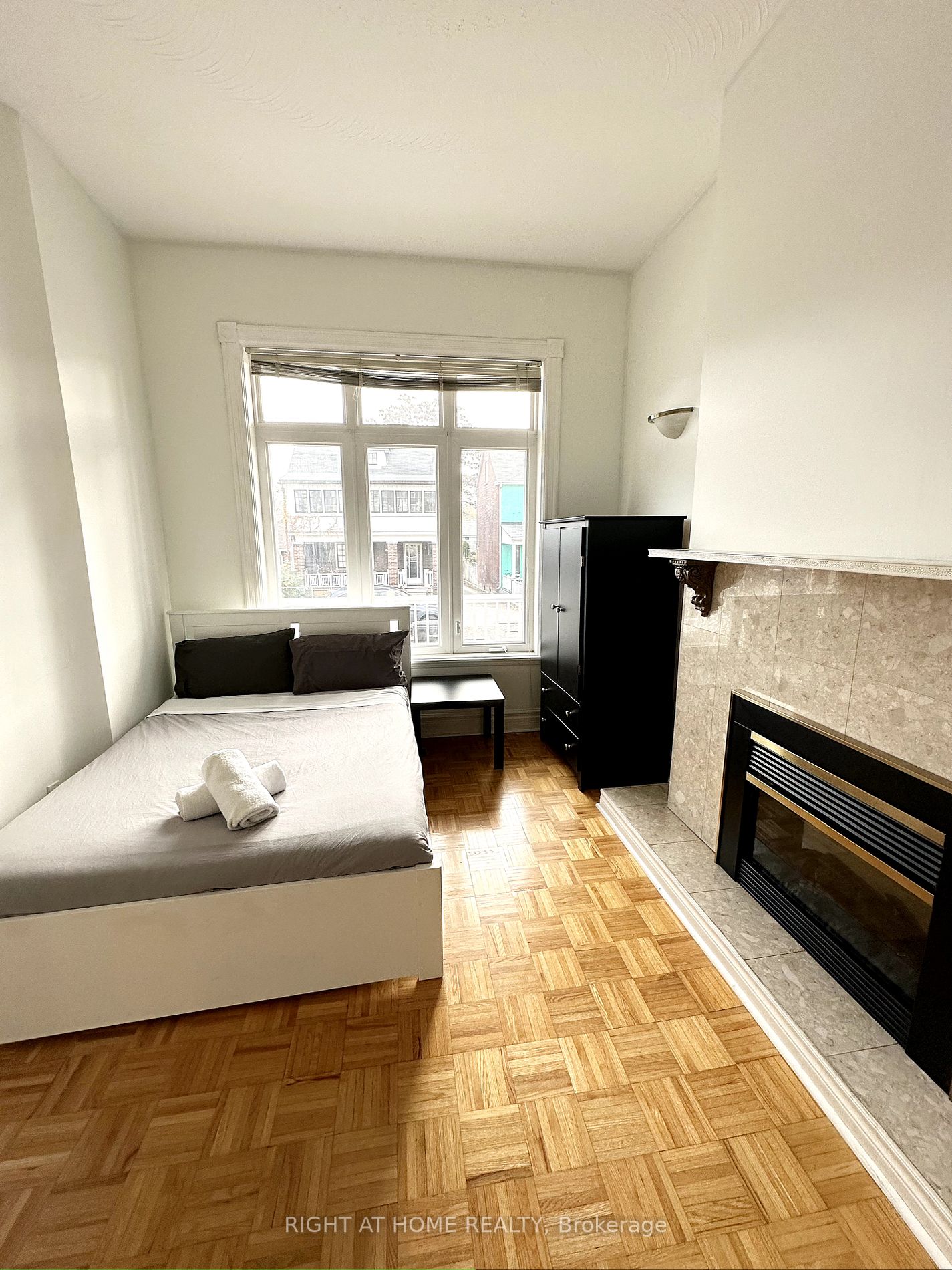 12 N Foxley St 2nd/3rd