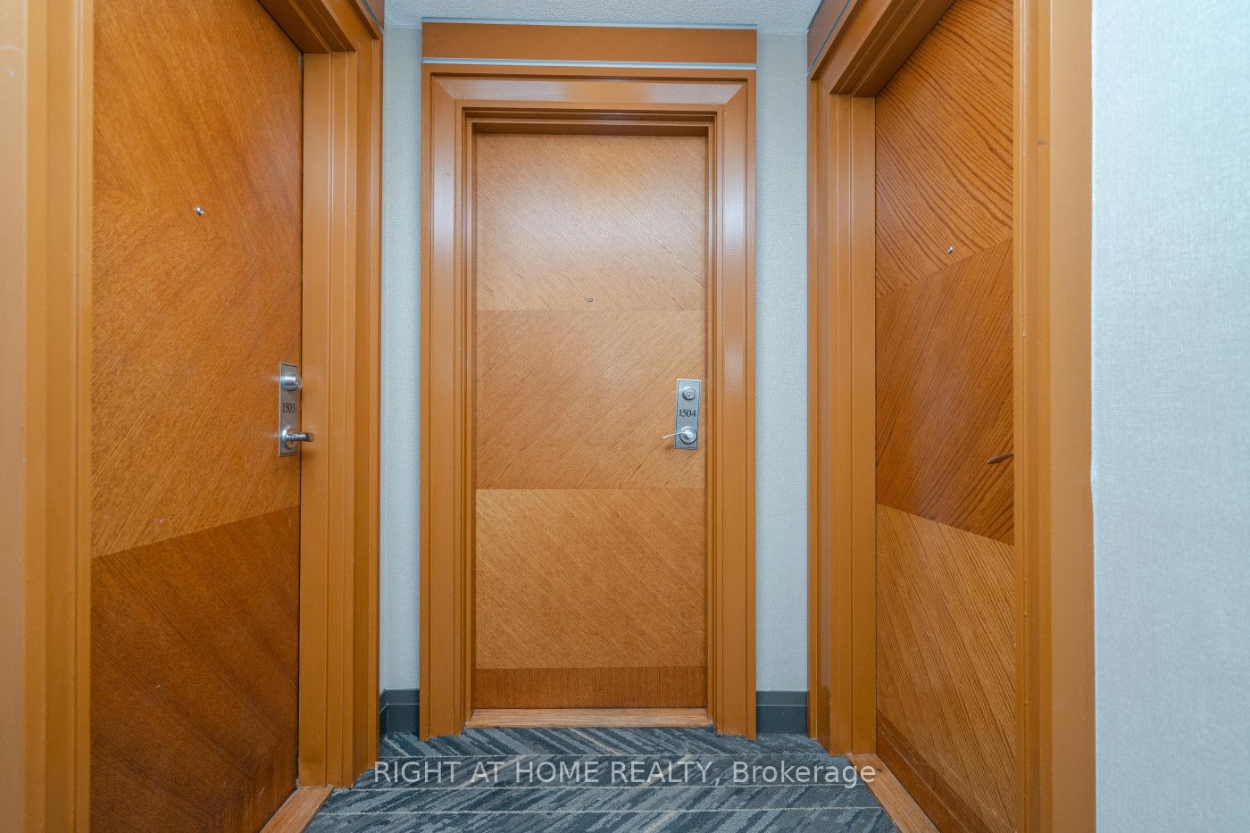 70 High Park Ave 1504